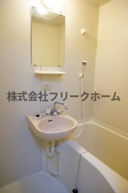 武蔵野市吉祥寺北町３丁目の賃貸マンションの洗面所