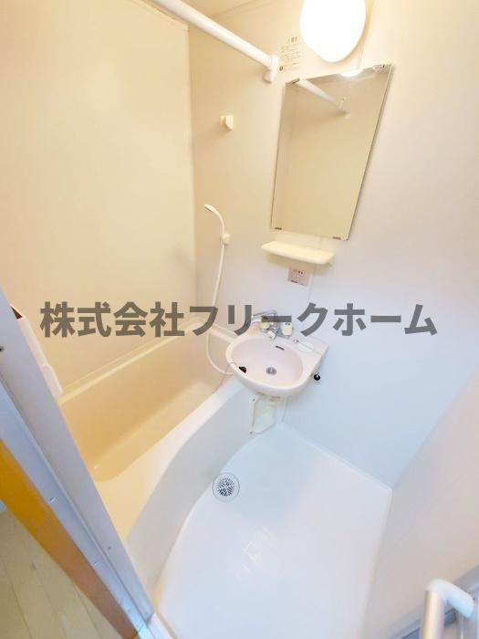 武蔵野市吉祥寺北町３丁目の賃貸マンションの浴室