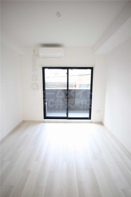 【居間・リビング】 | レジュールアッシュアーバンフロー | こちらの居間で趣味の時間をお楽しみください