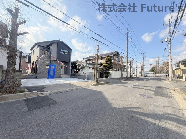 吉川市吉川2丁目　新築戸建　全1棟の前面道路含む現地写真|前面道路含む現地写真です。