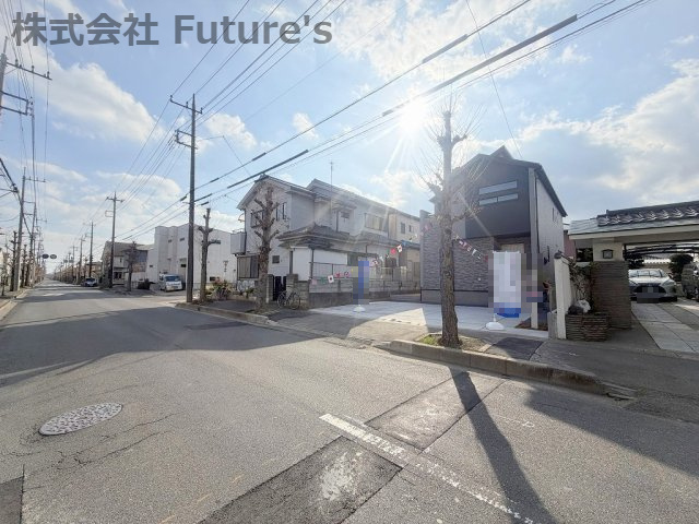 吉川市吉川2丁目　新築戸建　全1棟の前面道路含む現地写真|前面道路含む現地写真です。