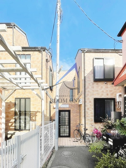 アーバンプレイス祐天寺のエントランス|エントランスです。