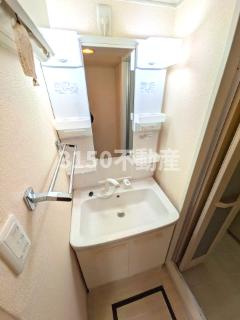 コアロード戸崎の洗面所