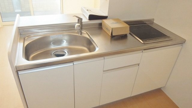 サリジエ　Ｃ棟のキッチン|２口ＩＨコンロ付