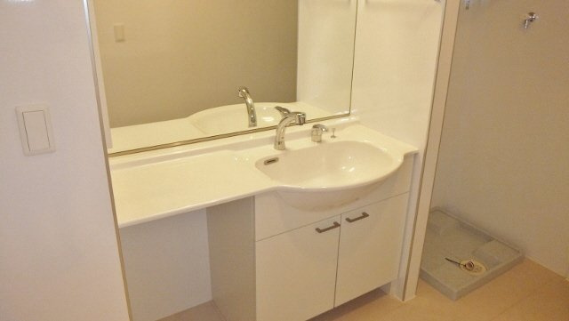 サリジエ　Ｃ棟の洗面所|便利な独立洗面台