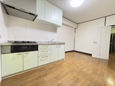 【キッチン】 | シェトア園田第一 | 広めの調理スペースは、女性に嬉しいポイントです