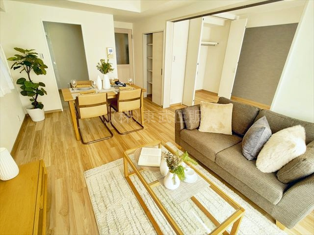 【居間・リビング】の画像