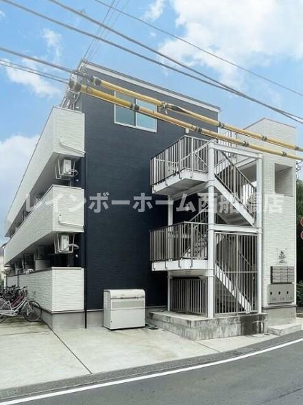 ラウレアファースト