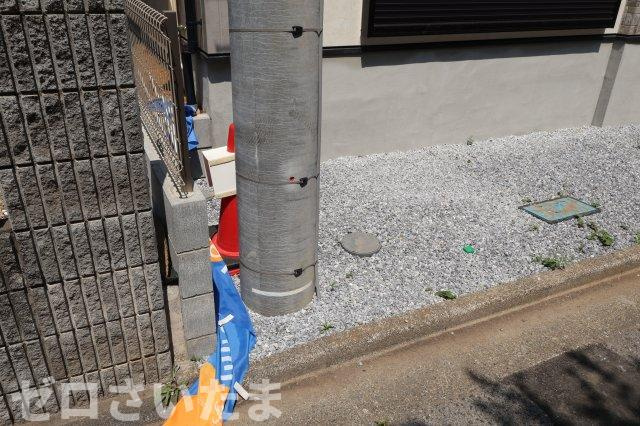 《仲介手数料無料》南区白幡６丁目5-3新築一戸建てKEIAI GRACEの外観|敷地内に電柱が入っています。