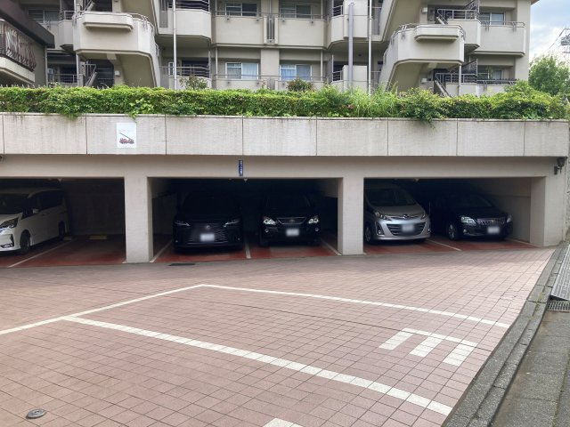 ザ・ステイツみずほ台の駐車場