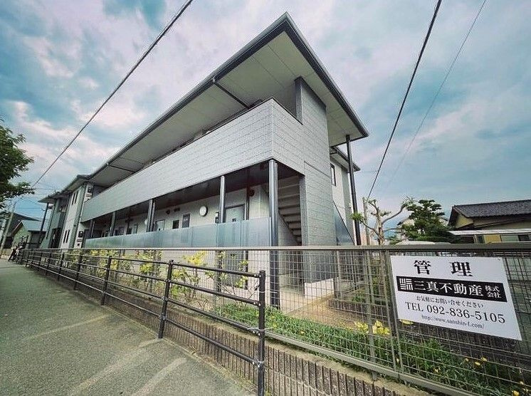 福岡市早良区田村３丁目のアパート