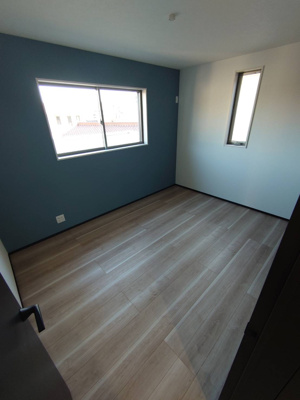 【洋室】 | 浜の宮駅：新築戸建住宅 | 南東の洋室６帖　クローゼットは１間幅の大容量です　現地から０７９－４２４－７５７５へお電話いただけば最短５分で内覧できます