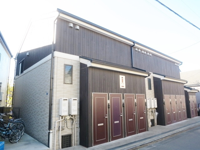 アイ・アム十条ウエストヒルズの外観|木造２階建てです☆