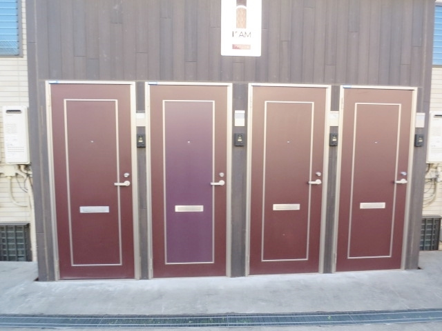 アイ・アム十条ウエストヒルズのエントランス|戸別玄関です☆