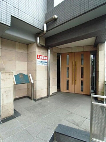 サンテミリオン早稲田駅前弐番館のエントランス