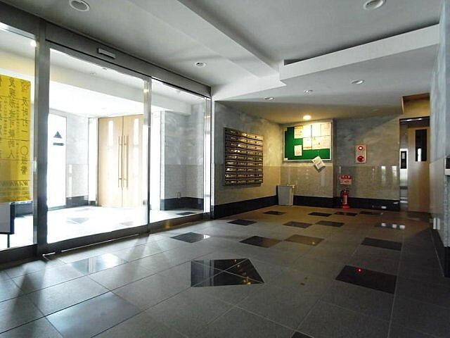 サンテミリオン早稲田駅前弐番館のロビー