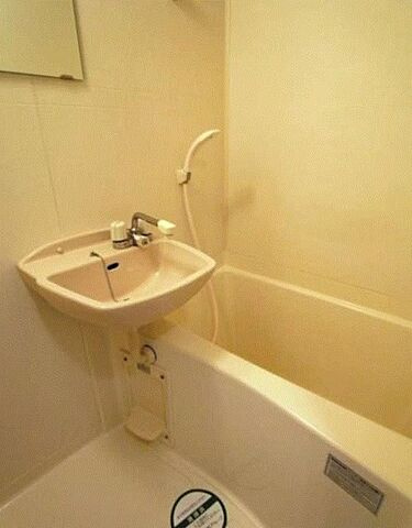 サンテミリオン早稲田駅前弐番館の浴室