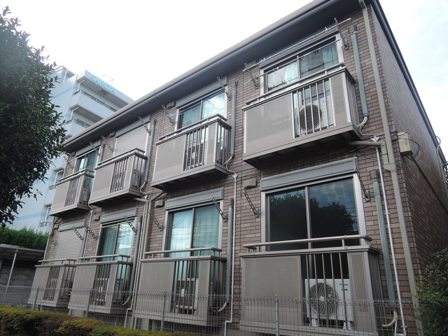 クリプトメリアのエントランス|耐震性に優れたセキスイハイム施工　南向き日当り良好