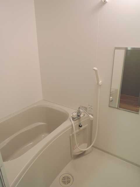 クリプトメリアの浴室|ゆとりのあるバスルーム