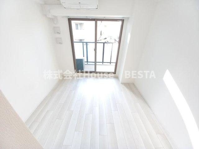 エスリード神戸大倉山ヒルズの居間・リビング