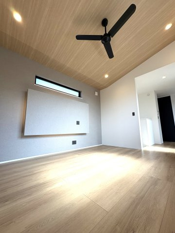 URBAN SHONAN LIFE — 辻堂1丁目の新築の居間・リビング