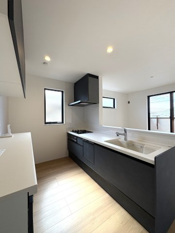 URBAN SHONAN LIFE — 辻堂1丁目の新築のキッチン