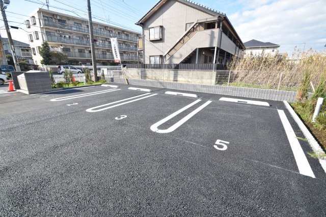 テラス市川高谷の駐車場|車をお持ちの方に嬉しい駐車場付きの物件です