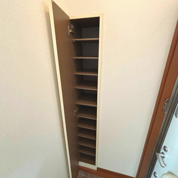 キャステールの玄関