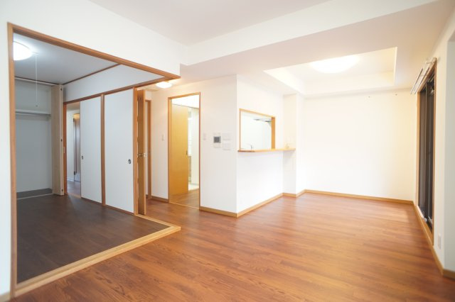 ローレルスクエア登美ヶ丘Ｉ期の居間・リビング