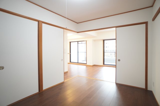 ローレルスクエア登美ヶ丘Ｉ期の洋室