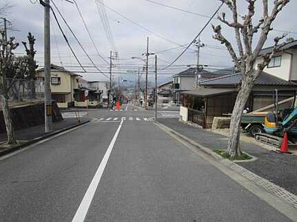 広島市安佐南区上安４丁目　新築一戸建ての前面道路含む現地写真