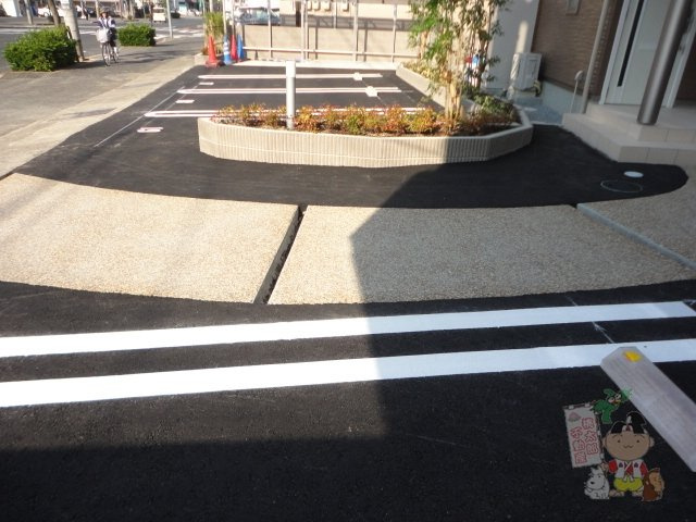 シャーメゾンＭＯＭＯの駐車場