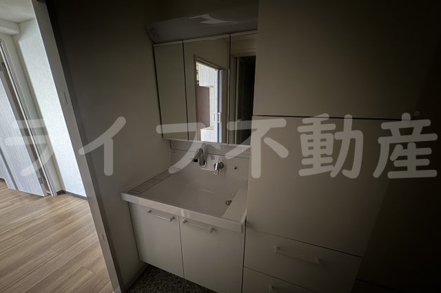 幸田マンション新深江　の独立洗面台|朝の支度にも助かる、独立の洗髪洗面化粧台