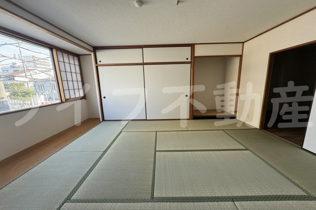 幸田マンション新深江　の寝室|開放的な寝室です