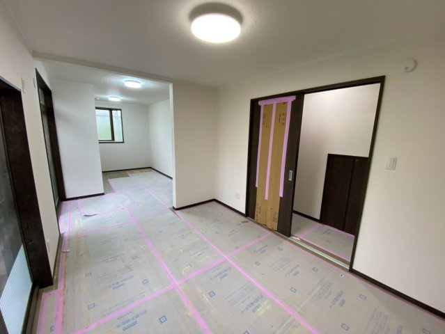 富里市十倉戸建　リフォーム後渡しの居間・リビング|現在、リフォーム工事中です