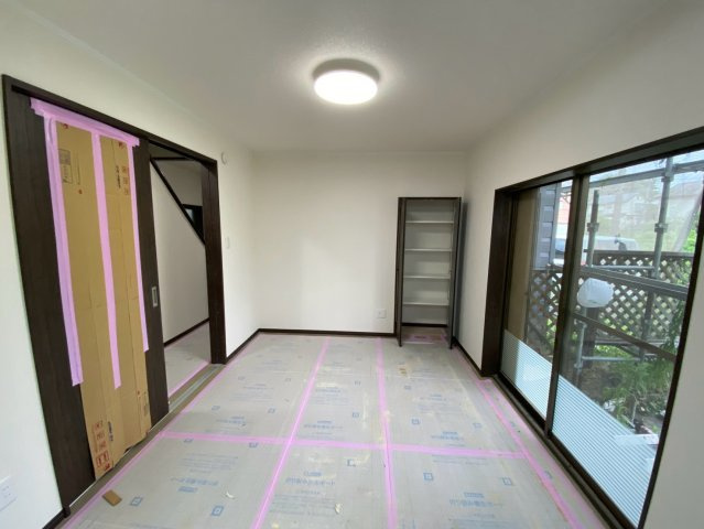 富里市十倉戸建　リフォーム後渡しの居間・リビング|現在、リフォーム工事中です