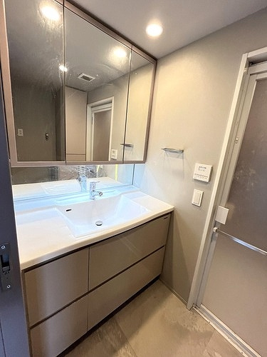 レ・ジェイド四天王寺夕陽丘の洗面所