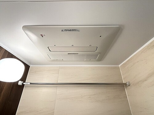 プレサンスロジェ天王寺真田山公園の設備|浴室乾燥機、ランドリーパイプ