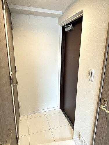 プレサンスロジェ天王寺真田山公園の玄関|毎日通る玄関はこちらです