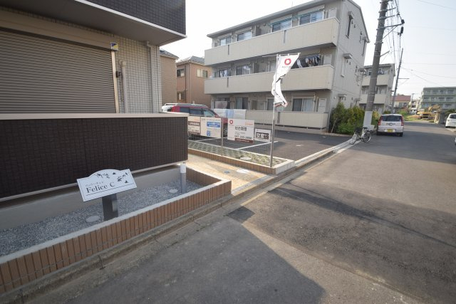 フェリーチェＣのエントランス|落ち着いたエントランスです