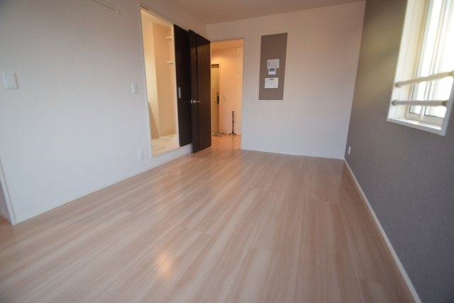 フェリーチェＣの居間・リビング|洋室です