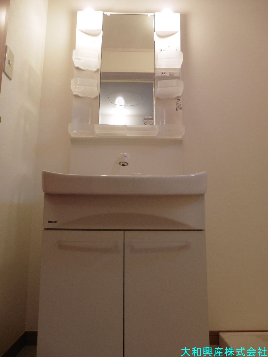 クレール東林間の洗面所