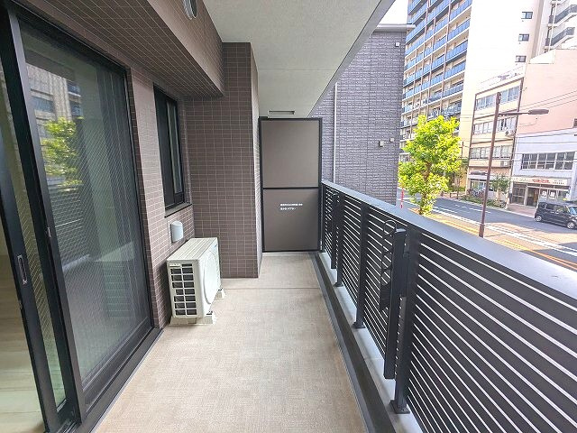 DUE入谷Ⅲの設備|2F、防音性・防犯性・熱効率が高いペアサッシの窓ガラスです