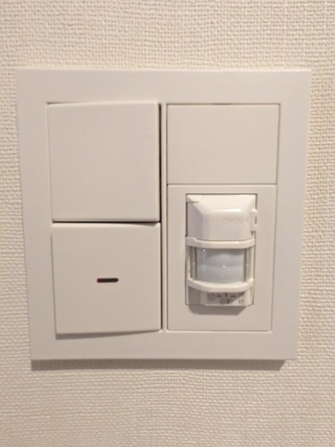 DUE入谷Ⅲの設備|人感センサー付玄関ライトです