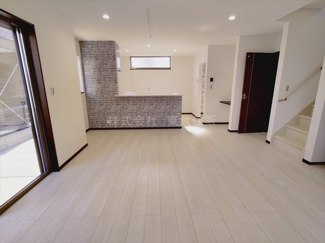 【居間・リビング】 | 鶴ヶ島市上広谷　全１棟 | リビング