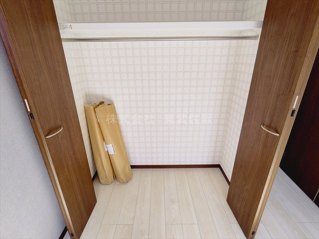 【内装】 | 鶴ヶ島市上広谷　全１棟 | 洋室5.3帖収納