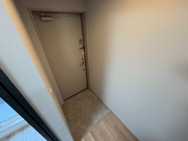 G BASE市川平田の玄関
