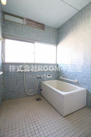 南鷹尾貸家の浴室|お風呂で日々の疲れを落としましょう