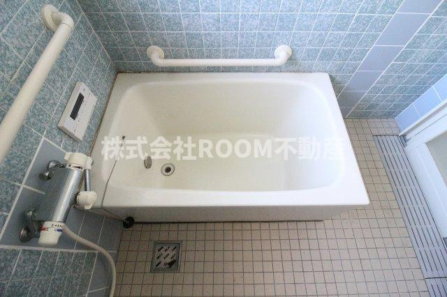 南鷹尾貸家の浴室|日々の疲れを癒すお風呂付です