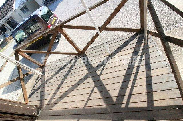 南鷹尾貸家のバルコニー|落ち着いた時間を過ごせるバルコニーです